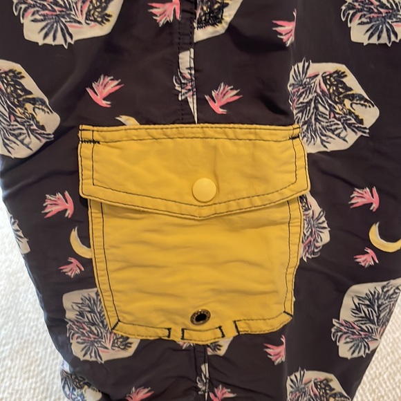 Boys Patagonia swim trunks - Picture 4 of 4